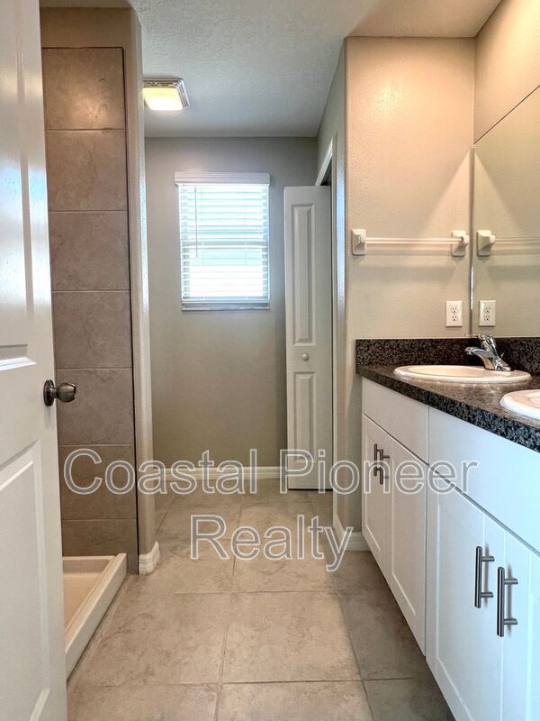 Building Photo - 7018 Samuel Ivy Dr