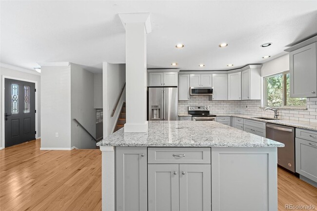 Building Photo - 5585 Escondido Dr