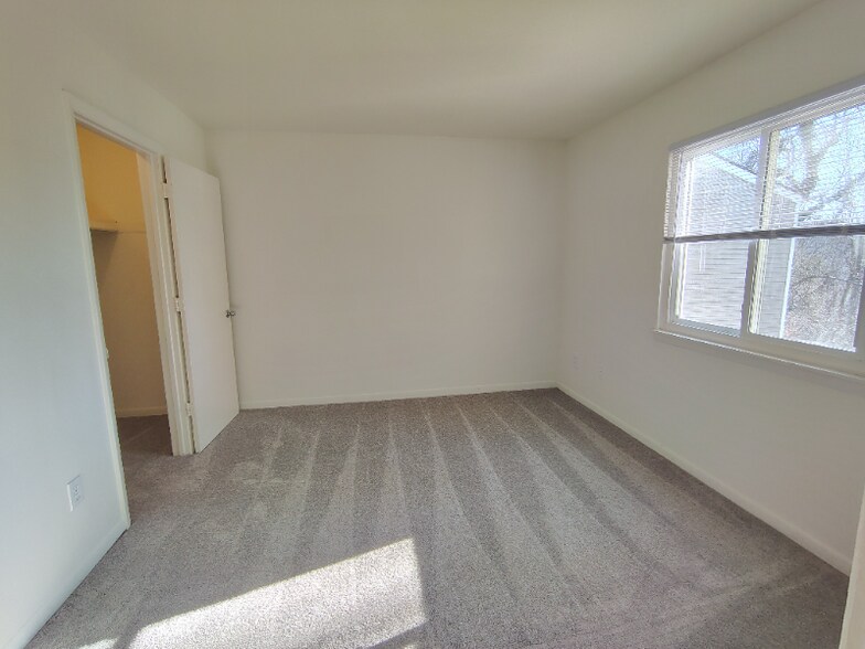 Building Photo - 600 Reusens Rd