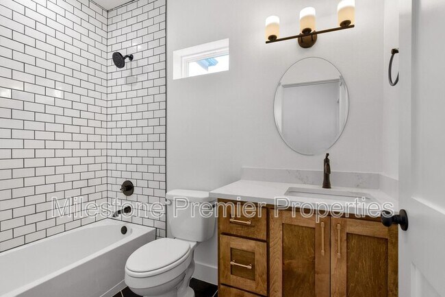Building Photo - 440 Bentwood Dr