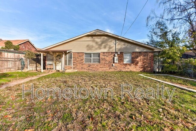 Building Photo - 605 W Clarke St