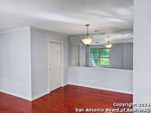 Building Photo - 521 Pso Canada