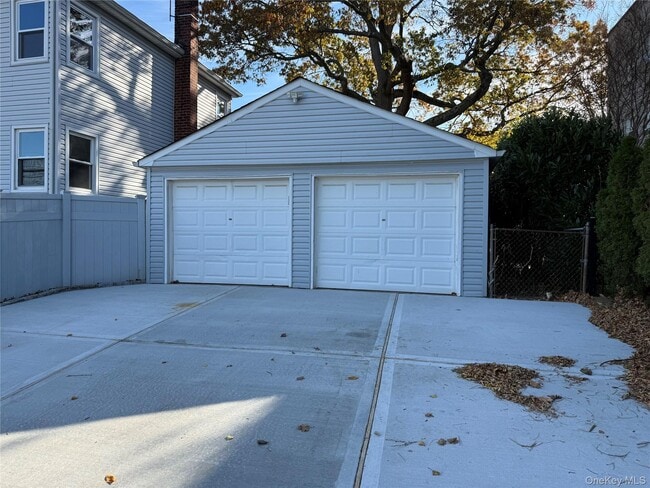 Building Photo - 123 Denton Ave