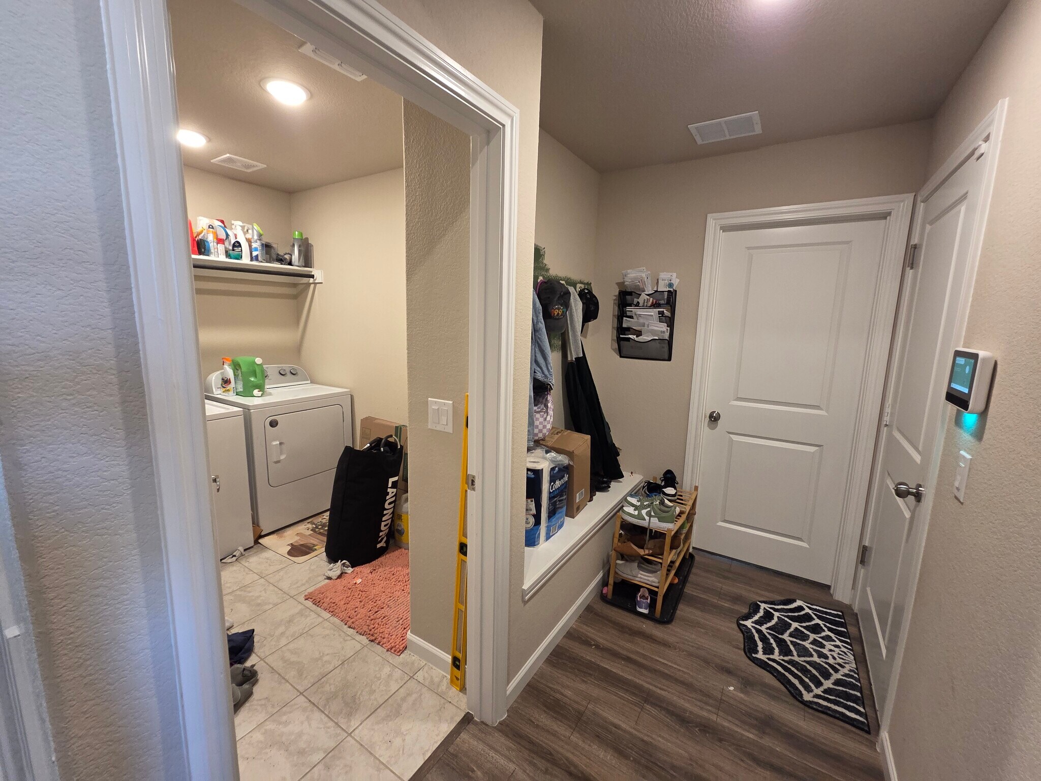Building Photo - 1105 Goldenrod Dr