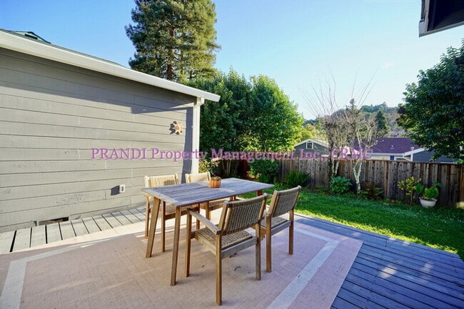 Building Photo - 245 Solano St