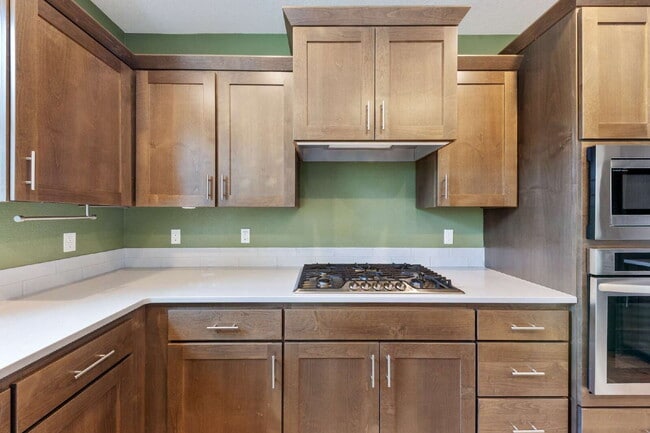 Building Photo - Large Recent Construction Home with Bonus Room!