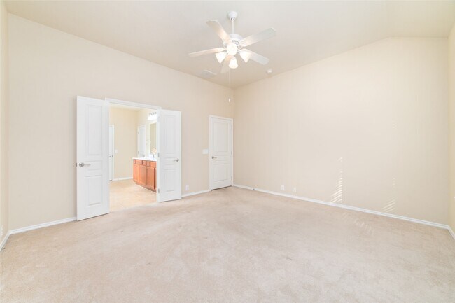 Building Photo - 6403 Guilford Glen Ln