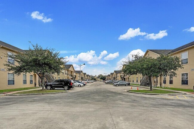 Building Photo - 2088 Laverne St