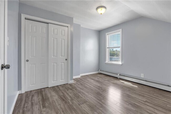 Building Photo - 871 Manton Ave