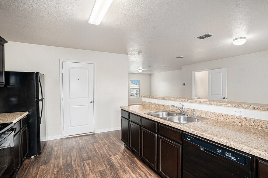 Building Photo - 7516 Bowdre