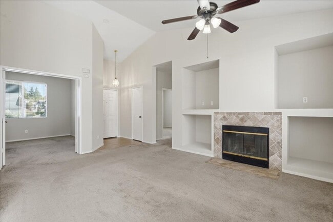 Building Photo - 9386 Laguna Pointe Way