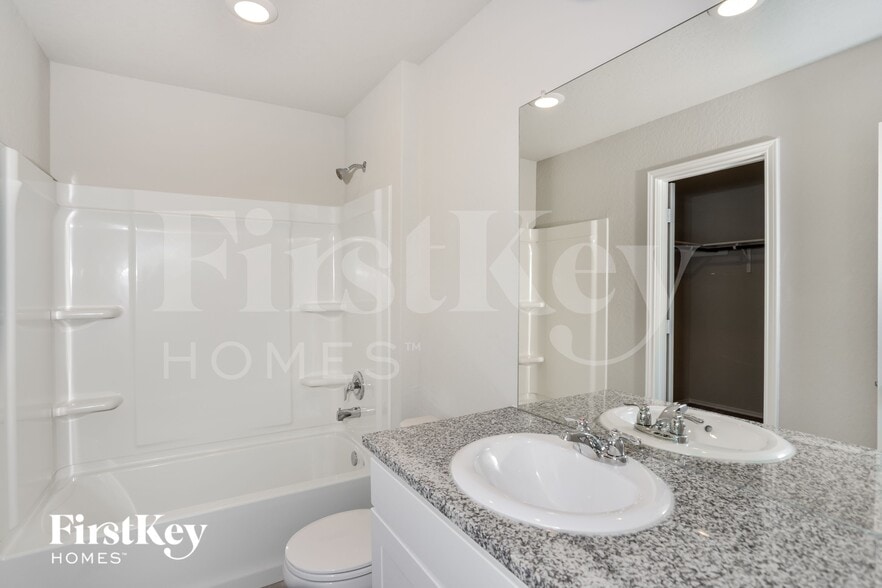 Building Photo - 10766 Prusiner Dr