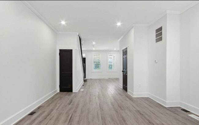 Building Photo - 2582 Edmondson Ave