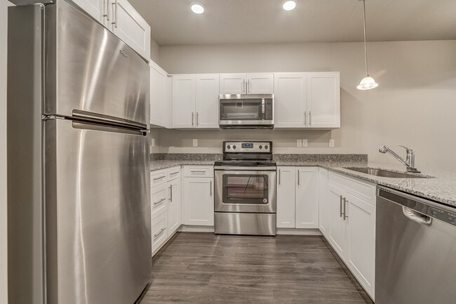 Building Photo - 614 E 230 N