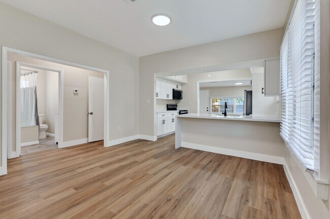 Building Photo - 3714 Morton Ave