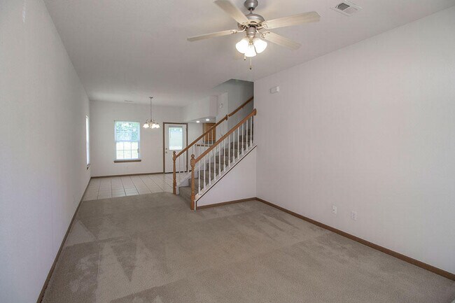 Building Photo - 5000 Derby Ridge Dr