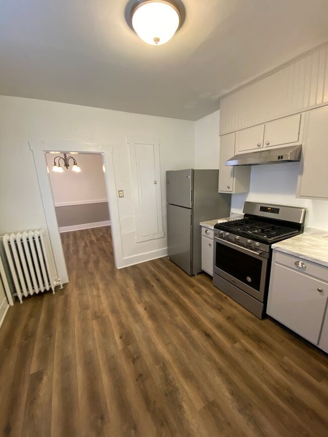 Building Photo - Beautiful Three Bedroom Townhouse in Northwest Lancaster City!