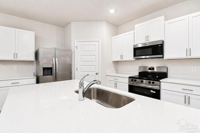 Building Photo - 530 Bridle Way