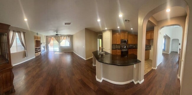 Building Photo - Summer Special $200 OFF!!!! 1st Month Rent!!!