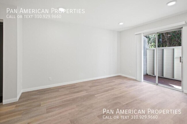 Building Photo - 10380 Almayo Ave