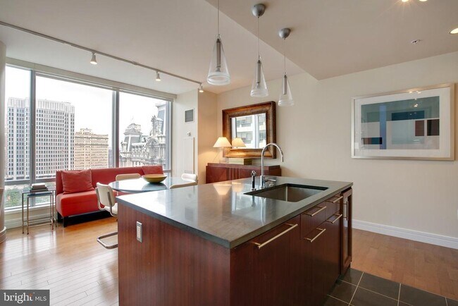 Building Photo - 1414 S Penn Square