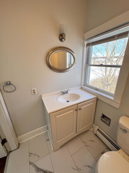 Building Photo - 317 S Main St