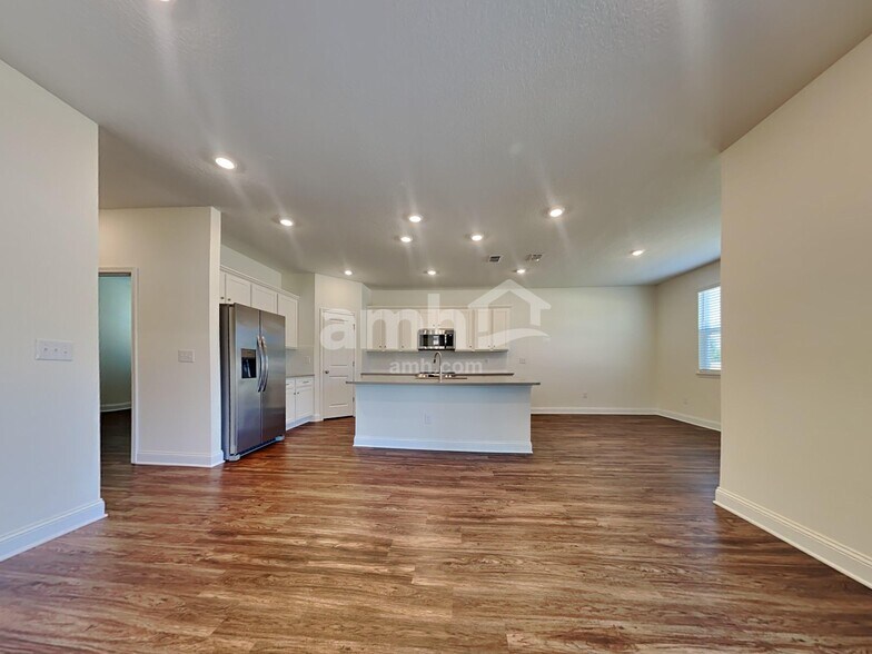 Building Photo - 149 Onate Cir