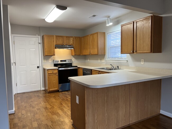 Building Photo - 1071 Valley Forge Rd