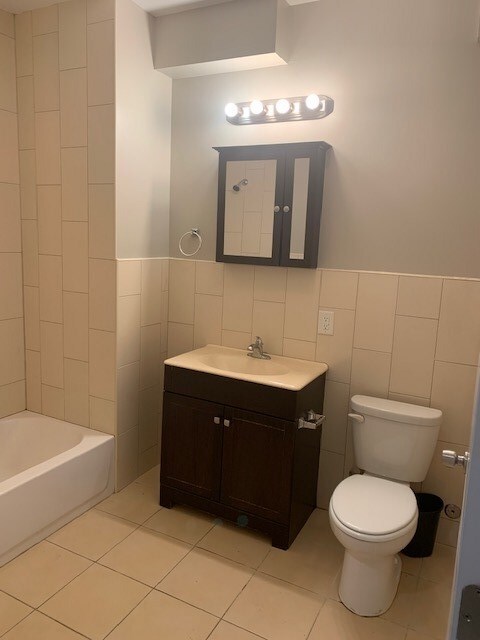 Building Photo - 663 Summit Ave