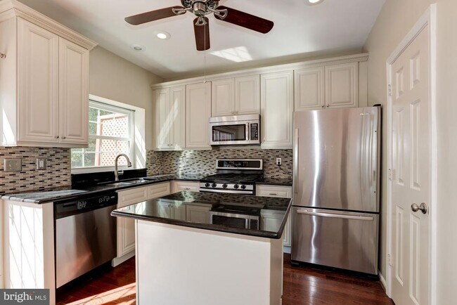 Building Photo - 7238 Stover Ct