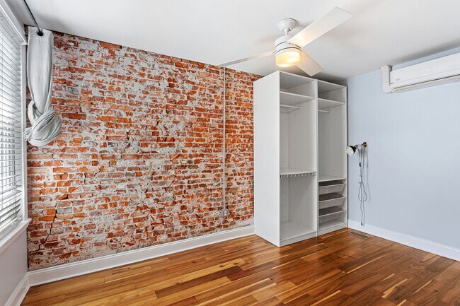 Building Photo - 2225 Taggert St
