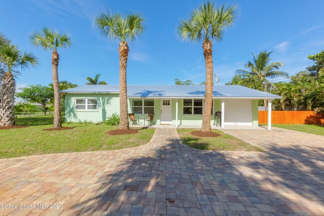 Building Photo - 2040 Palm Ave