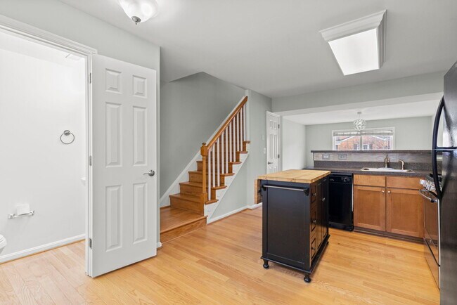 Building Photo - 1473 N Van Dorn St