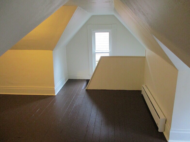 Bedroom 2 - 228 Green St