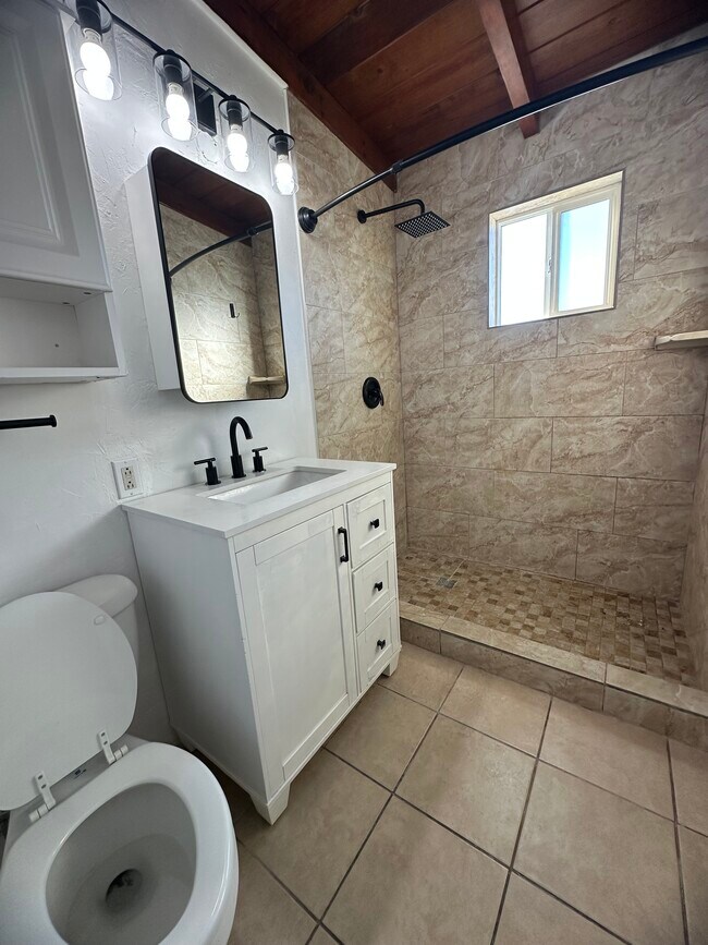 Building Photo - 174 W Borrego St