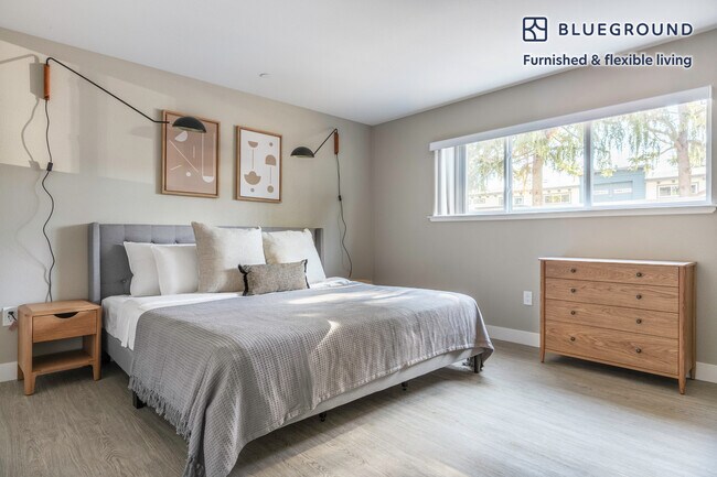 Building Photo - 215 Union Ave