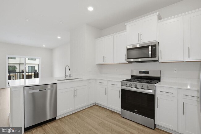 Building Photo - 332 Ensemble Wy