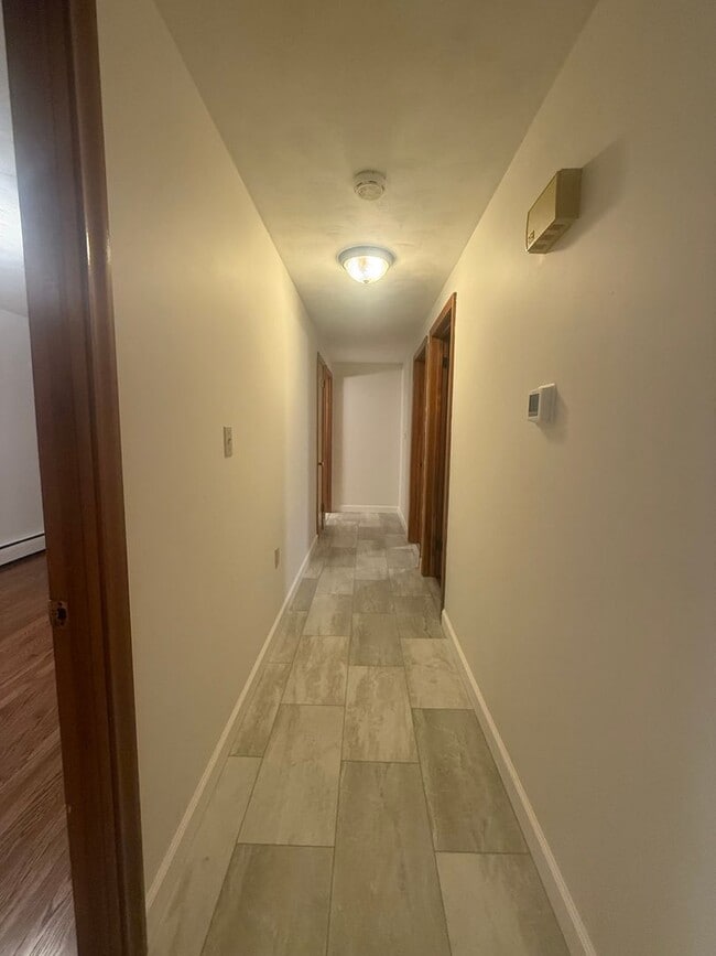 Building Photo - 250 Oakland Ave