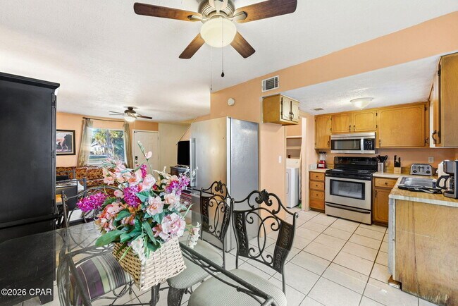 Building Photo - 4492 E Hwy 98