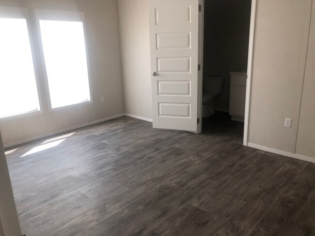 Building Photo - BRAND NEW-3 Bedroom / 2 Bath