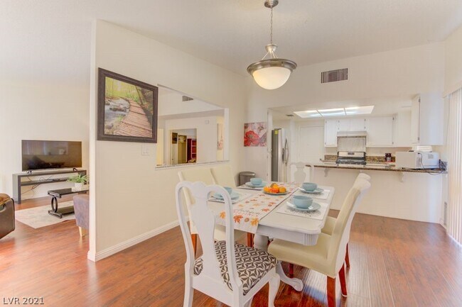 Building Photo - 6261 W La Palma Pkwy