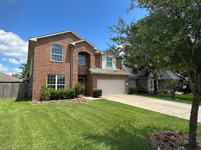 Building Photo - 241 Lake Estates Dr