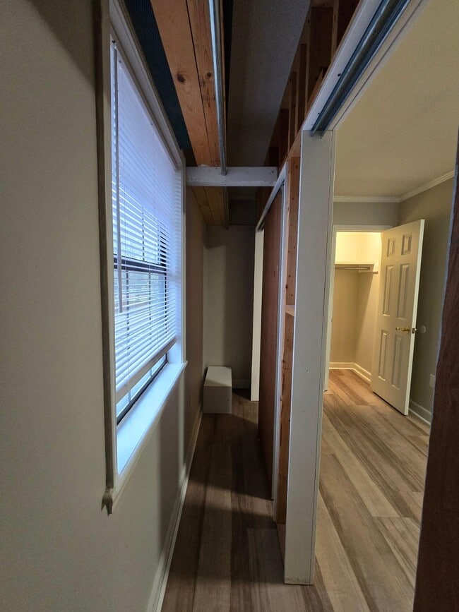 Building Photo - 2370 Wedgefield Rd