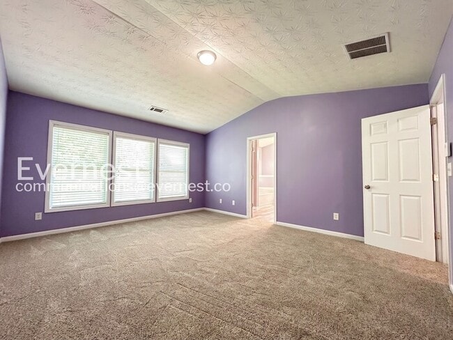 Building Photo - 729 Mountain Laurel Dr