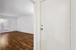 Building Photo - 15914 Club Crest Dr