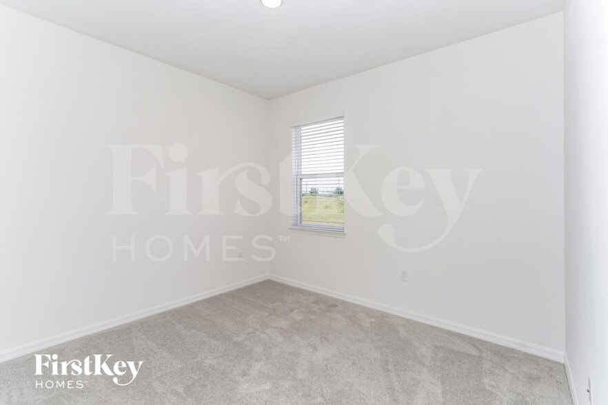 Building Photo - 340 Corbel Ln