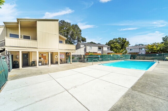 Building Photo - 1453 Neotomas Ave