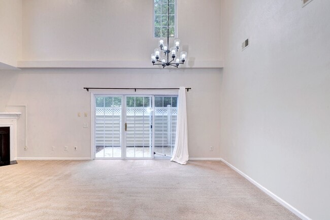 Building Photo - 130 Ellis Dr