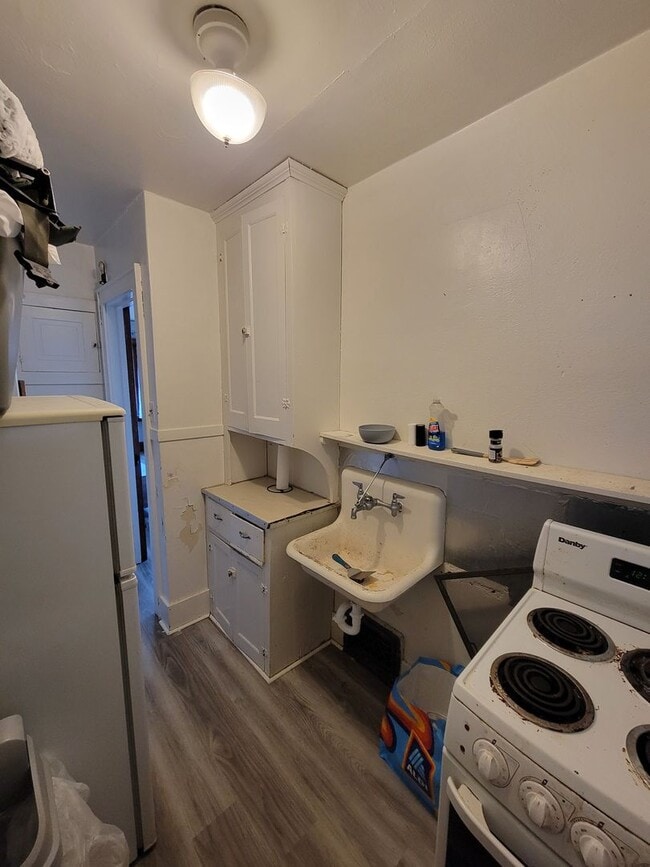 Building Photo - 2216 Merner Ave