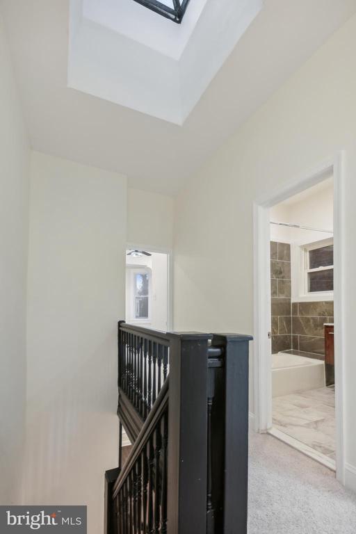 Building Photo - 3041 Belmont Ave